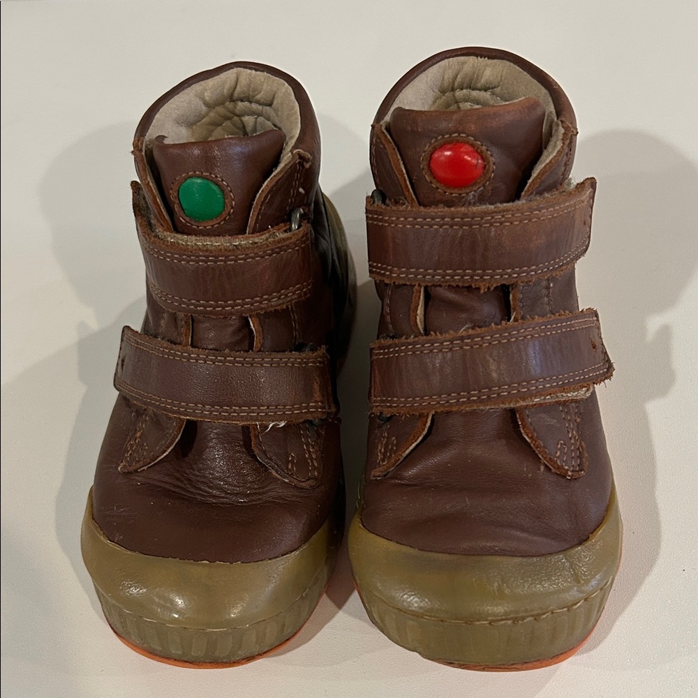 Kickers Kids Brown Leather High-Top Shoes with Green and Red Accents